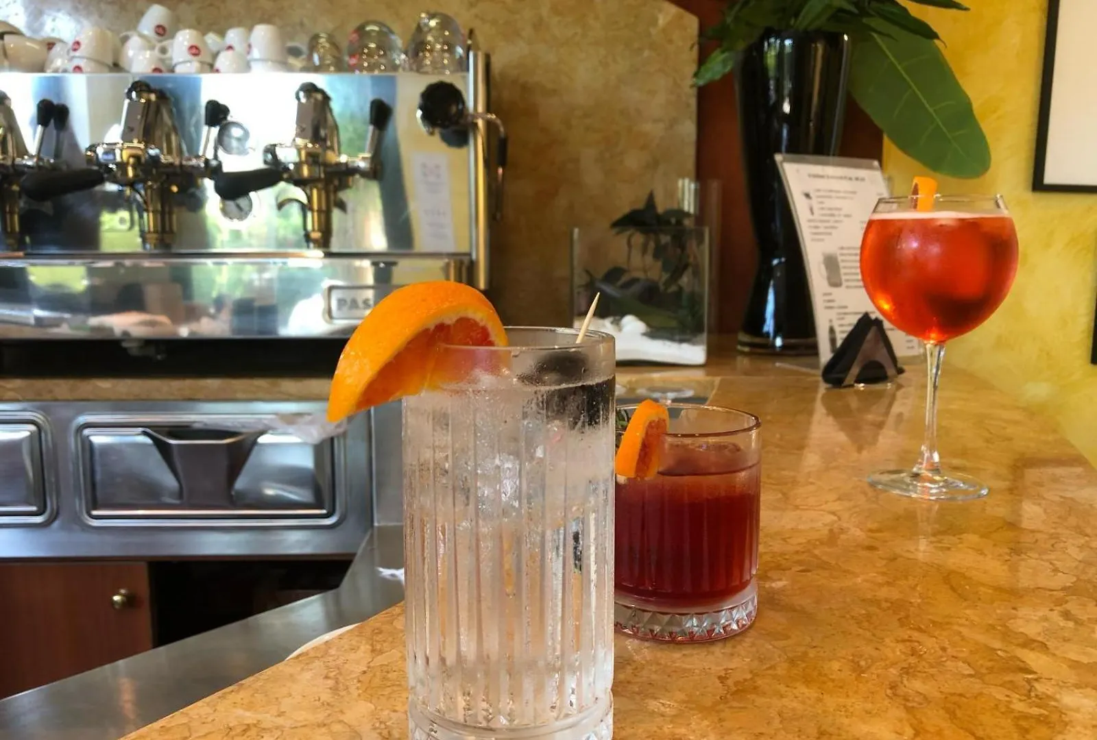 Hotel B&B Des Bains ミラノ・マリッティマ