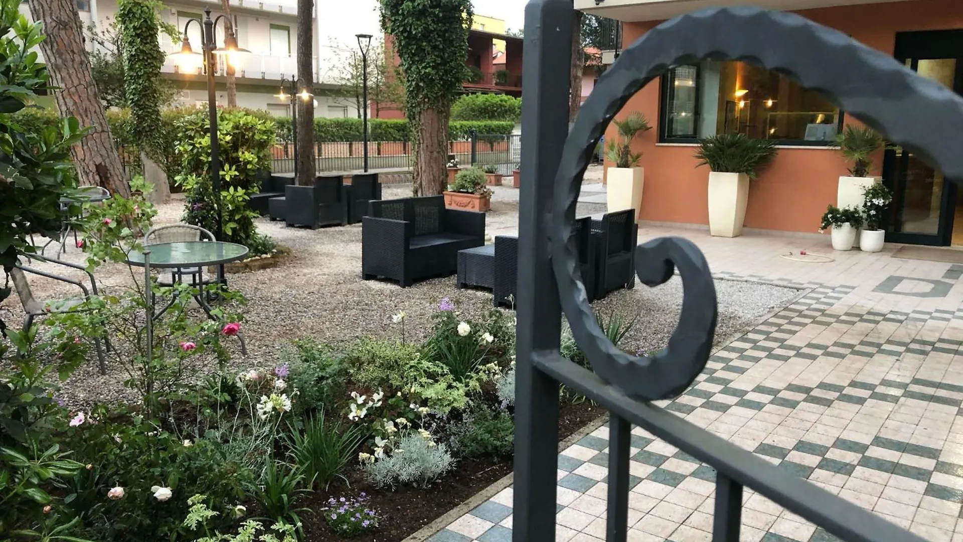 ***  Hotel B&B Des Bains ミラノ・マリッティマ イタリア
