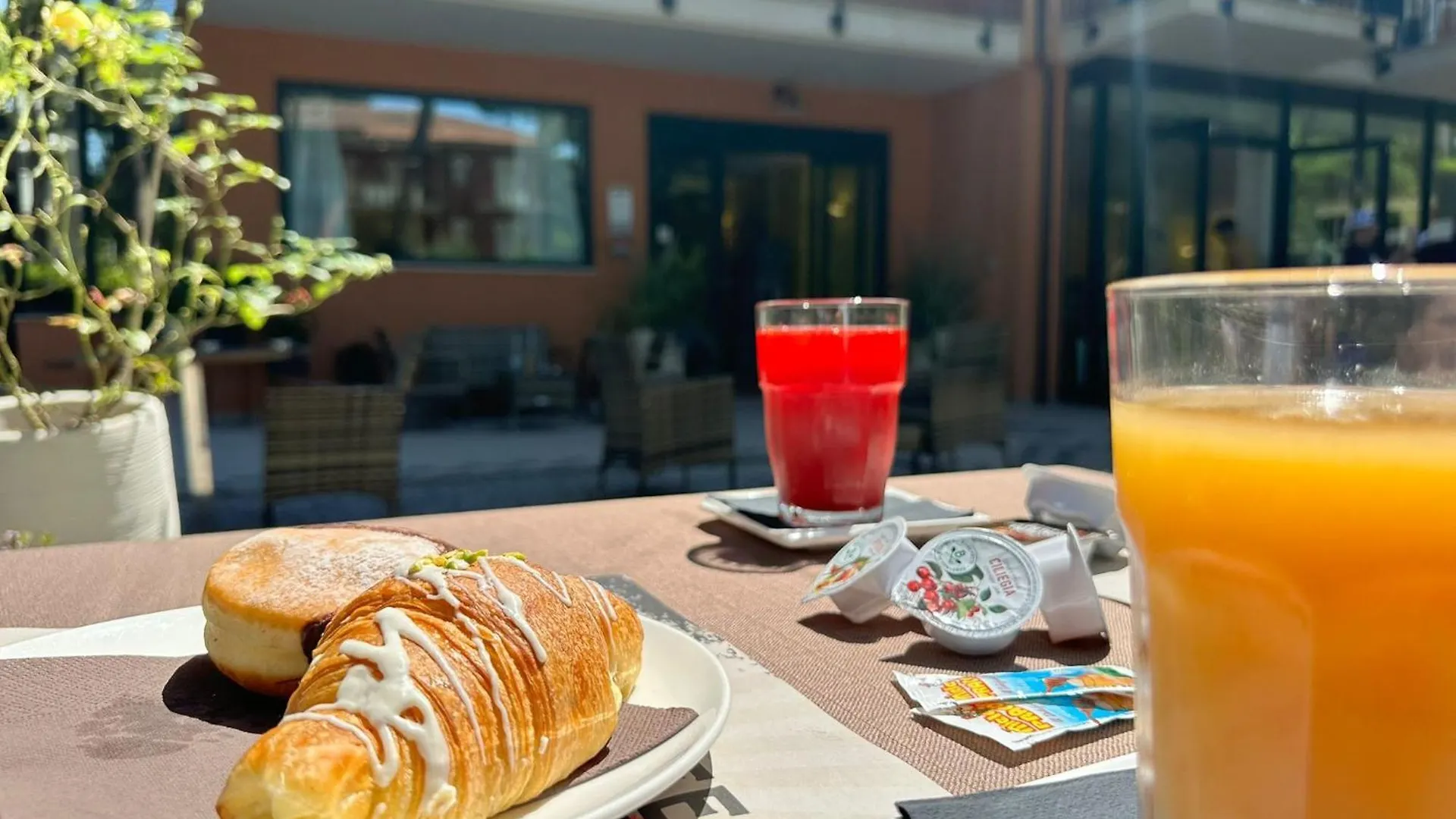 Hotel B&B Des Bains ミラノ・マリッティマ